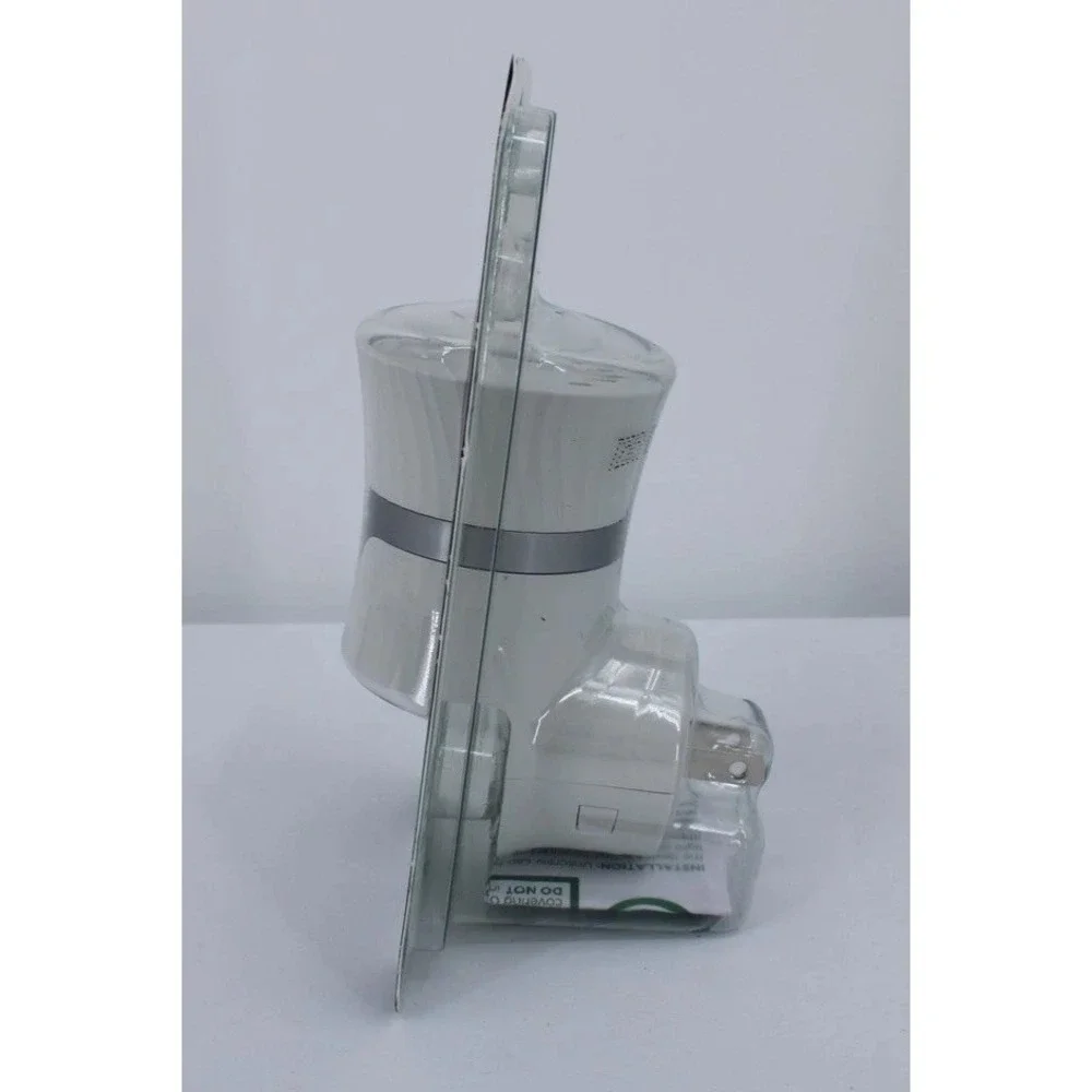 Air Wick Advanced Plug-In Scented Oil Warmer 1 White Diffuser Wall Plug New